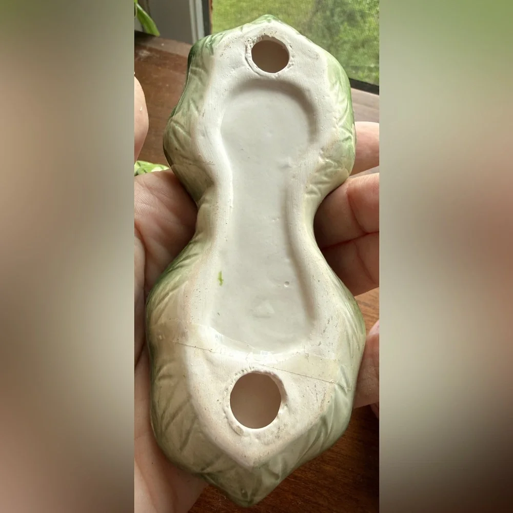 Fitz and Floyd Vintage Ceramic Vegetable (Radish/Turnip) Salt and Pepper Shakers - Picture 8 of 10